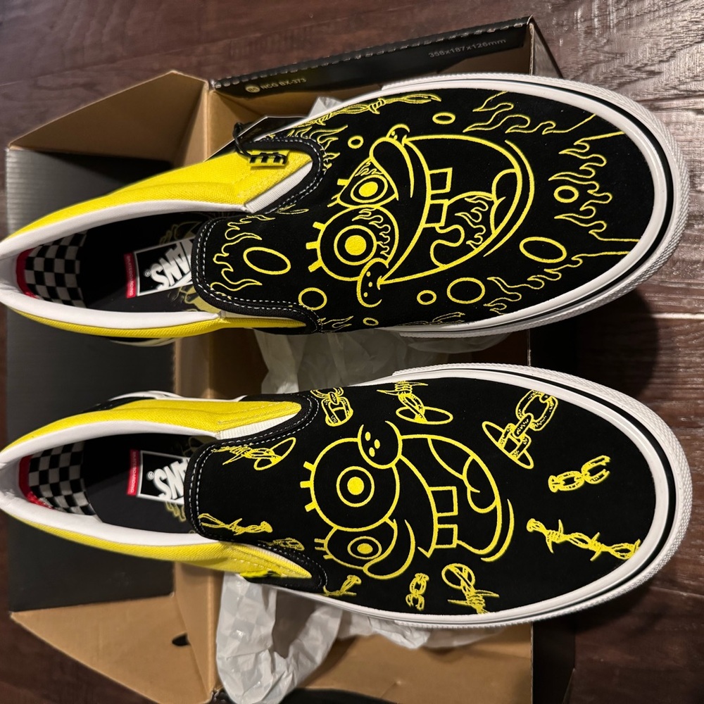 Vans mens size 13. Spongebob.
